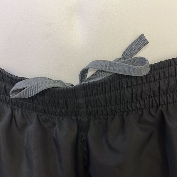 Nike Women’s Black/Gray Athletic Shorts with Built-in Drawstring Shorts- Medium - Picture 4 of 16